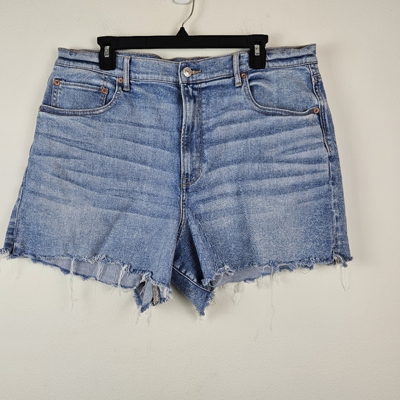 American Eagle Outfitters Highest Rise 90s Boyfriend Short Size 18 Medium Wash - Picture 1 of 7